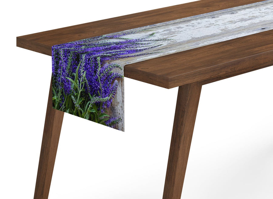 Tappeto Runner da Tavola Lavanda sul Legno