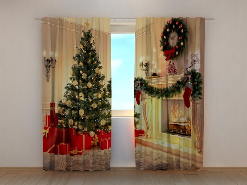 Tende Bellissimo Albero di Natale e Camino