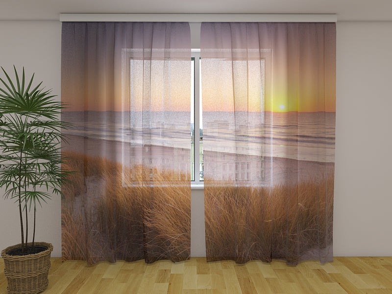 Tende Dune e Spiaggia al Tramonto nei Paesi Bassi
