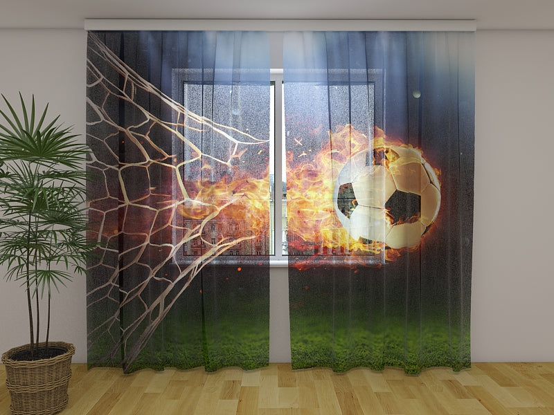 Tende Pallone Da Calcio Ardente In Obiettivo