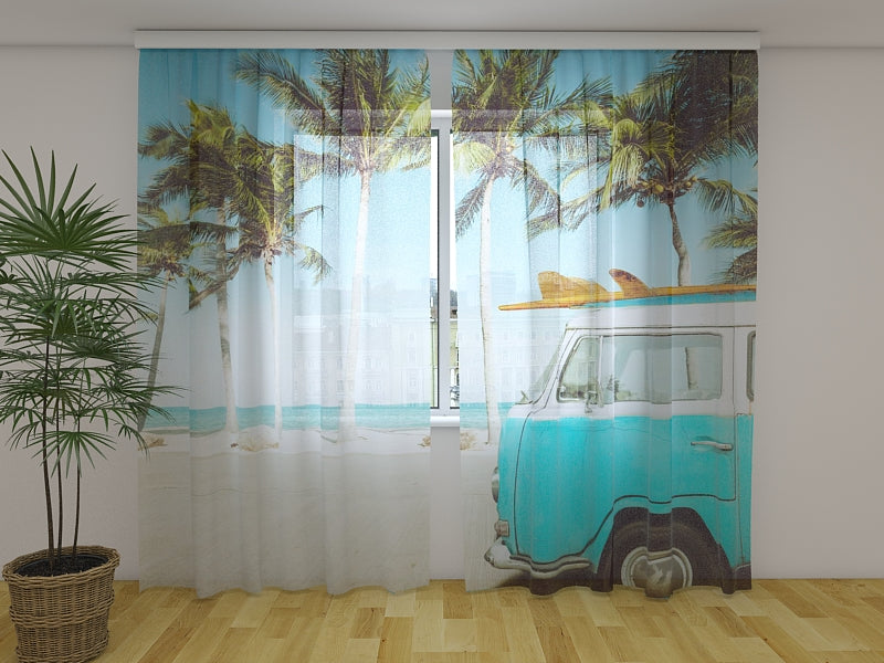 Tende Auto d'Epoca sulla Spiaggia Tropicale