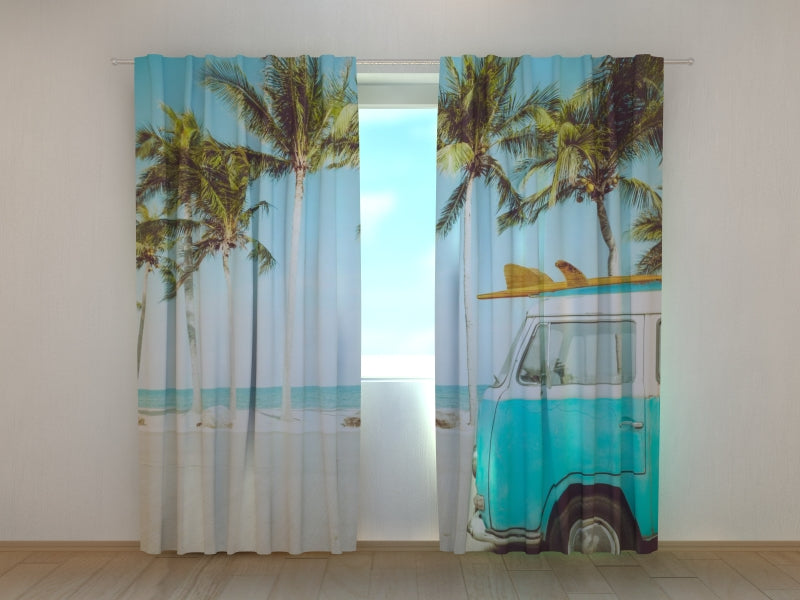 Tende Auto d'Epoca sulla Spiaggia Tropicale