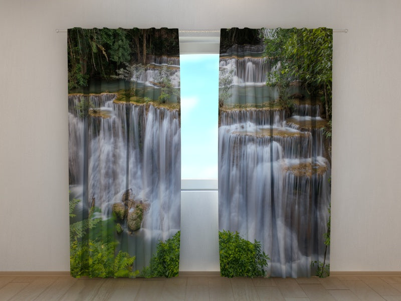 Tende Cascata a Kanchaburi